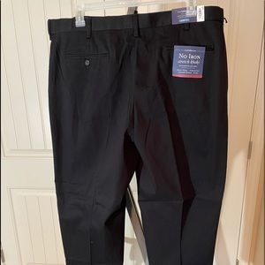 NWT Men’s Croft & Barrow Black Kakhi 42W 29L